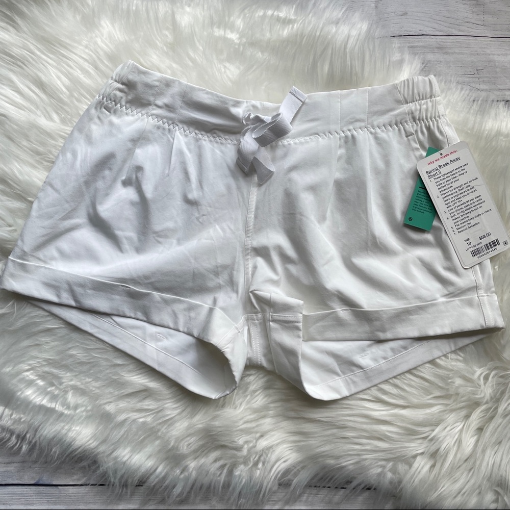 Lululemon Spring Break Away II Shorts